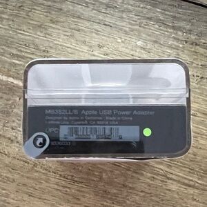 Apple USB Power Adapter in White Packaging mb352LL/B